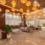 Sun Palace