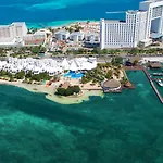Sunset Marina & Yacht Club