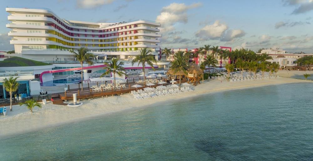Temptation At The Tower (adults Only) Cancún