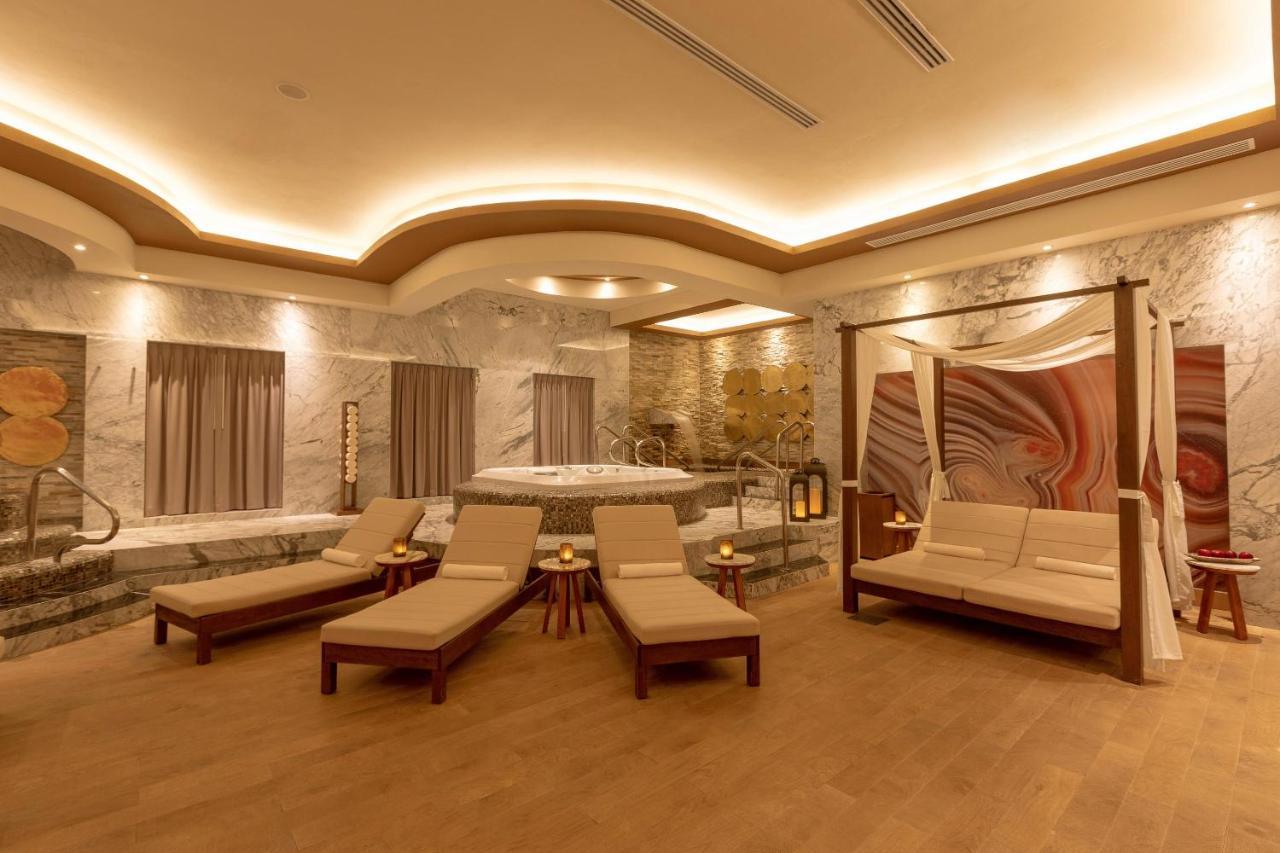 Moon Palace Cancun - Alfredo V. Bonfil