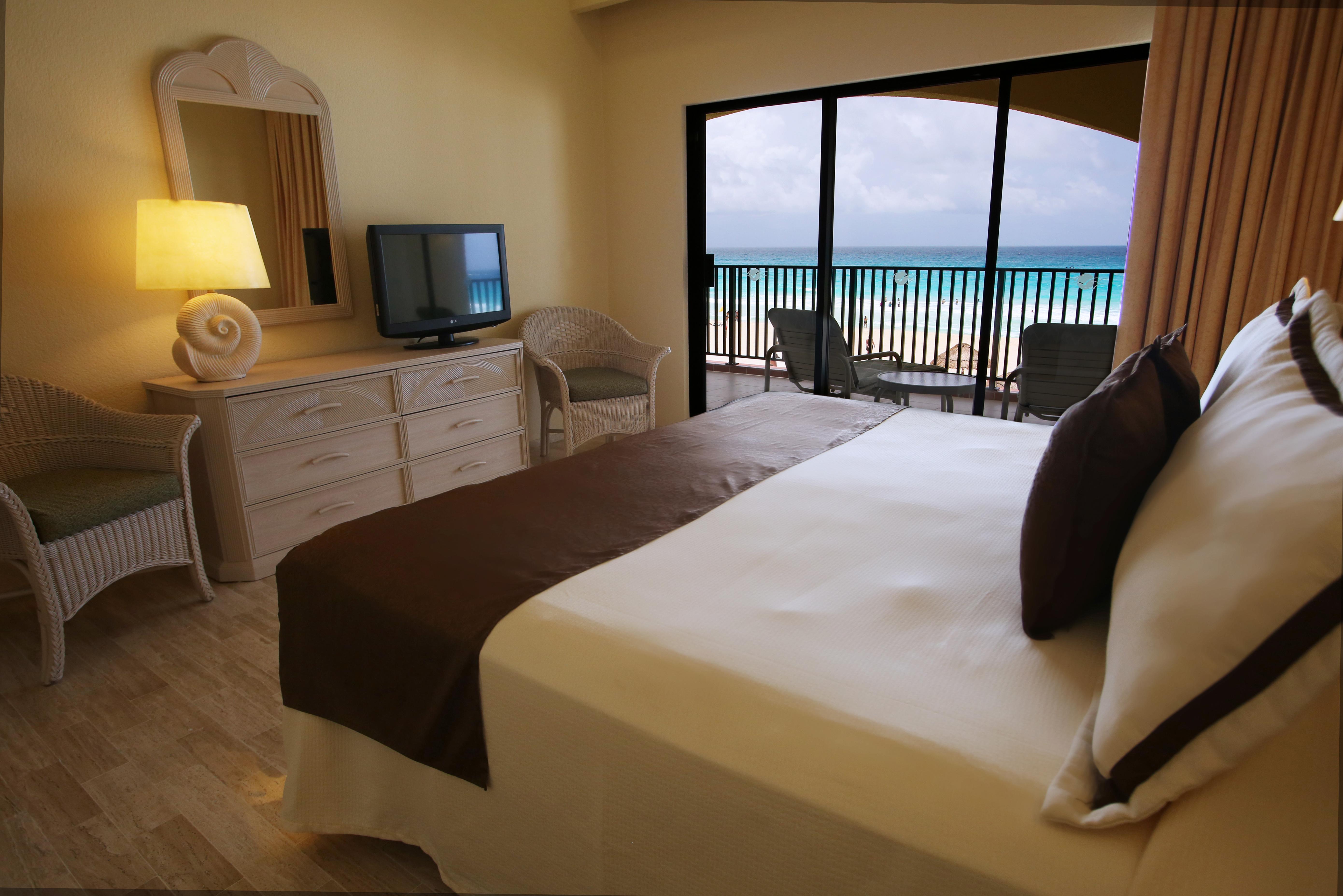 Resort The Royal Islander - An