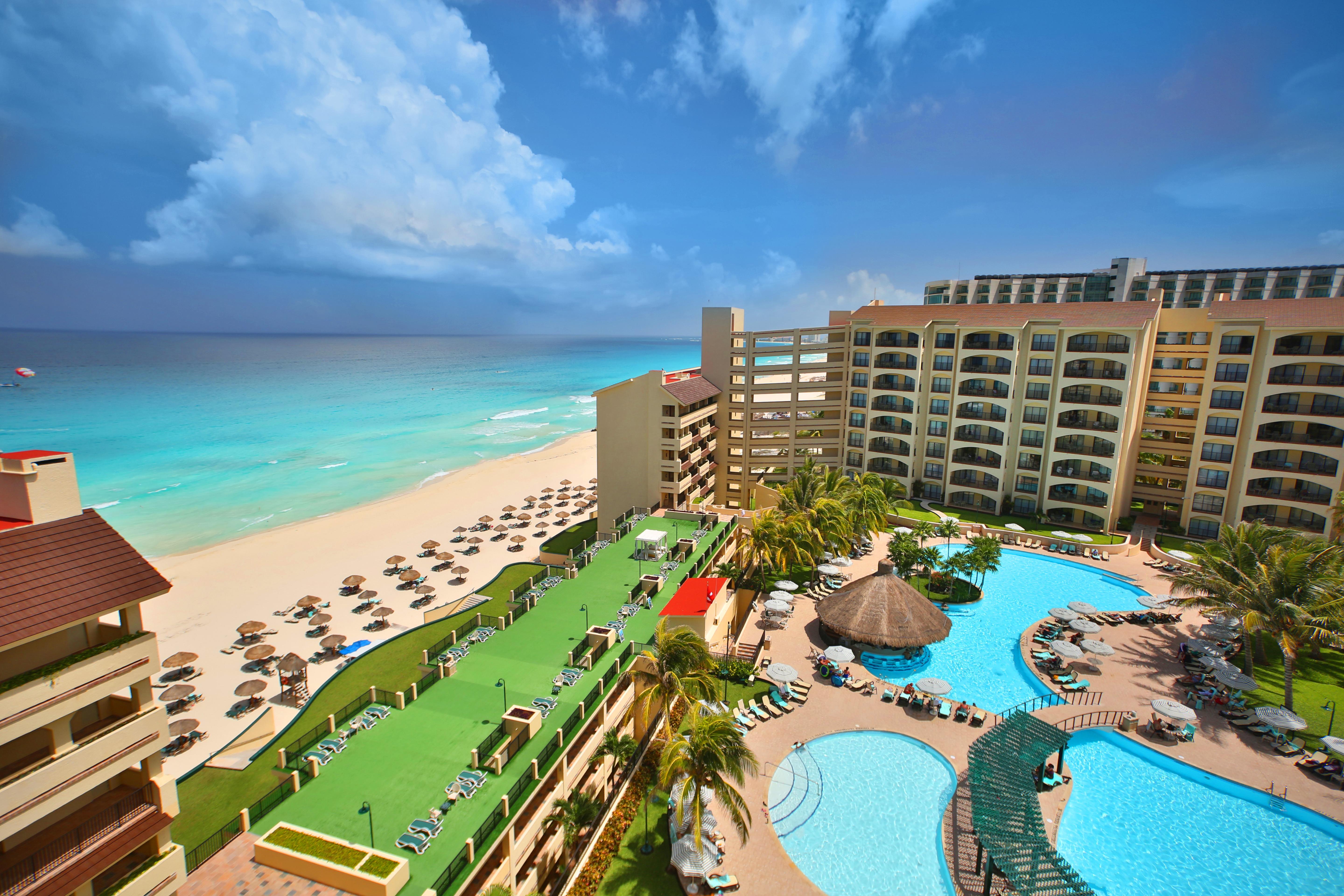 Resort The Royal Islander - An