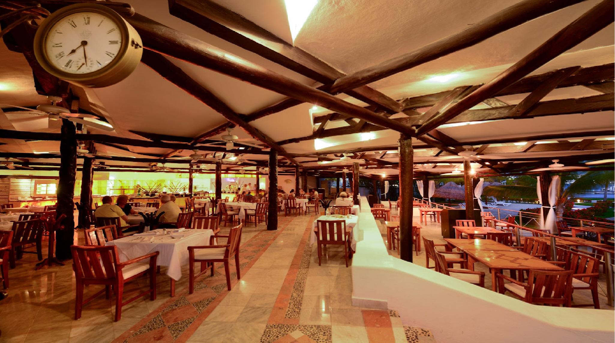 Sunset Marina & Yacht Club Cancún