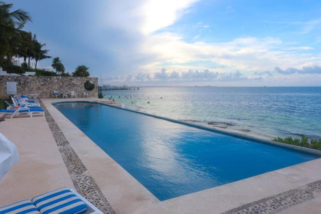 Front Zone Cancún