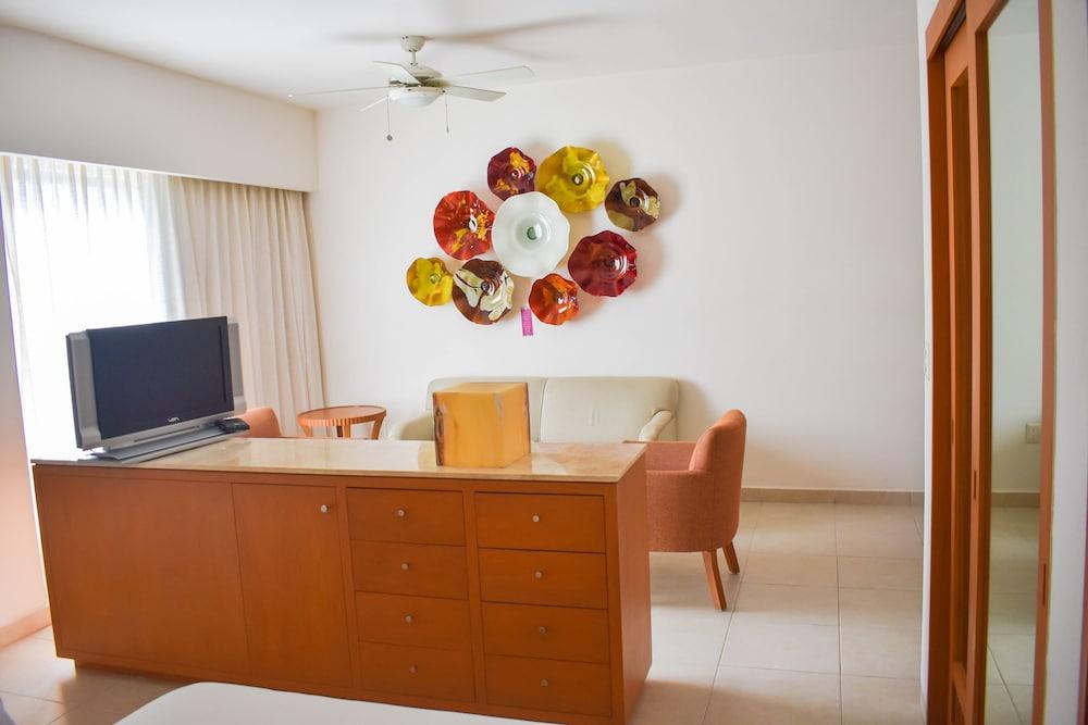 Ambiance Hotel Cancún