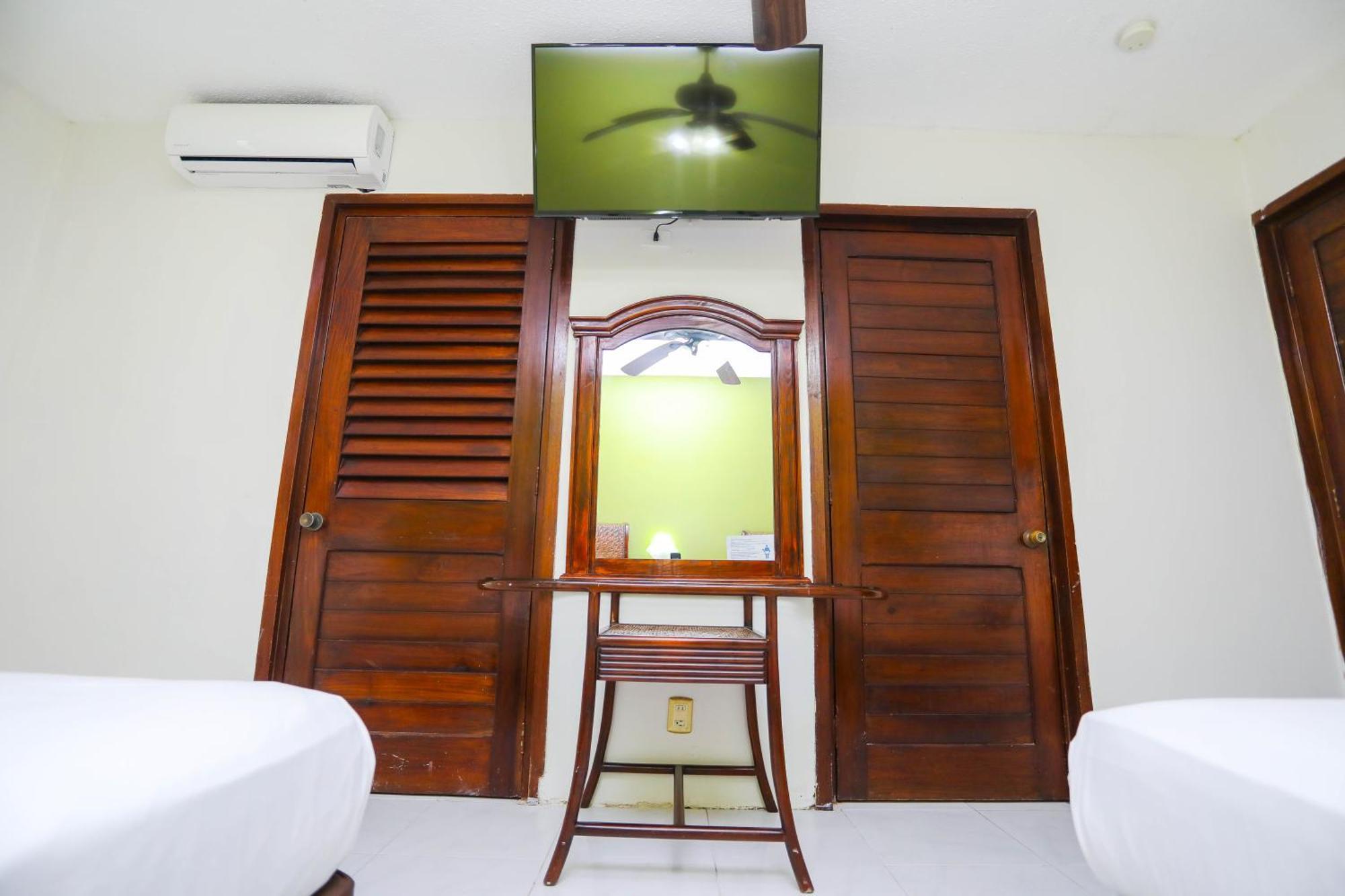 Hotel Parador 3* Cancún