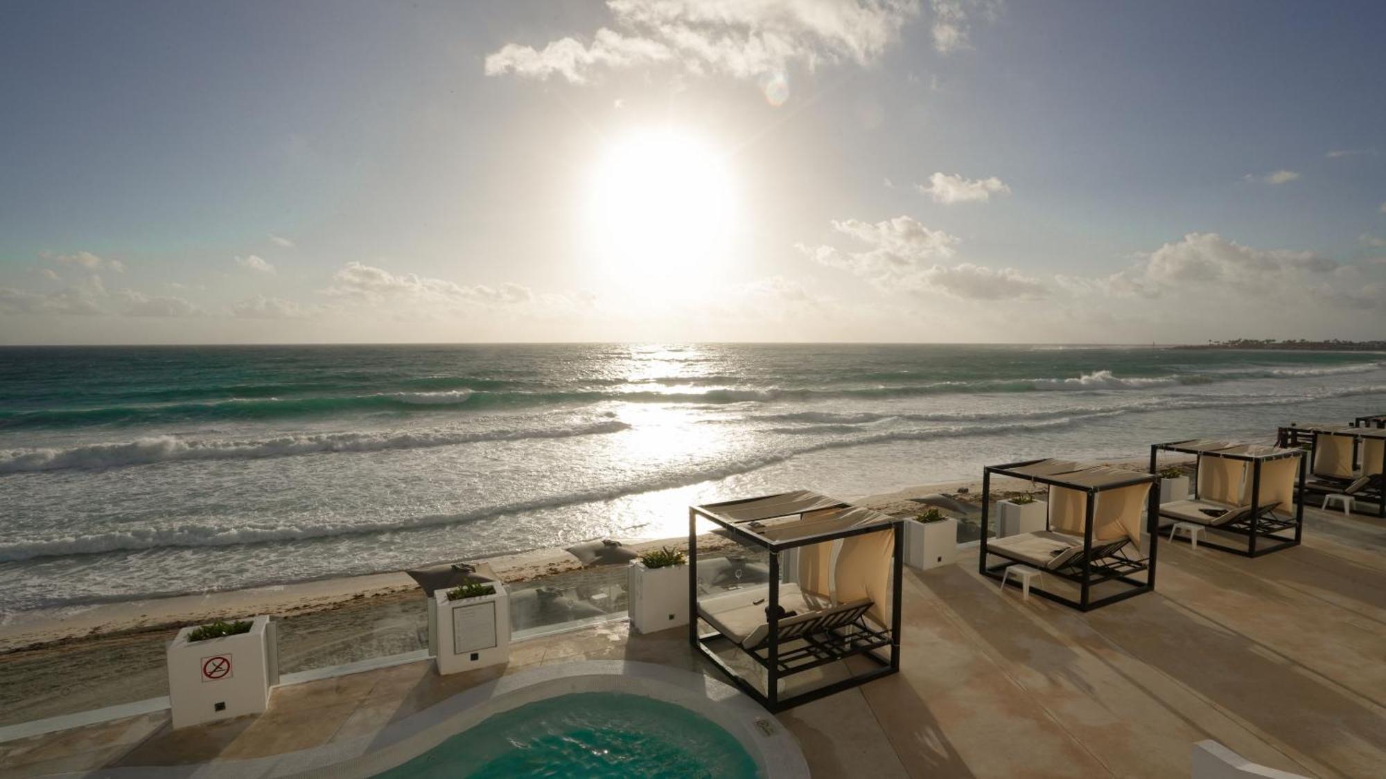 Oleo Playa Cancún