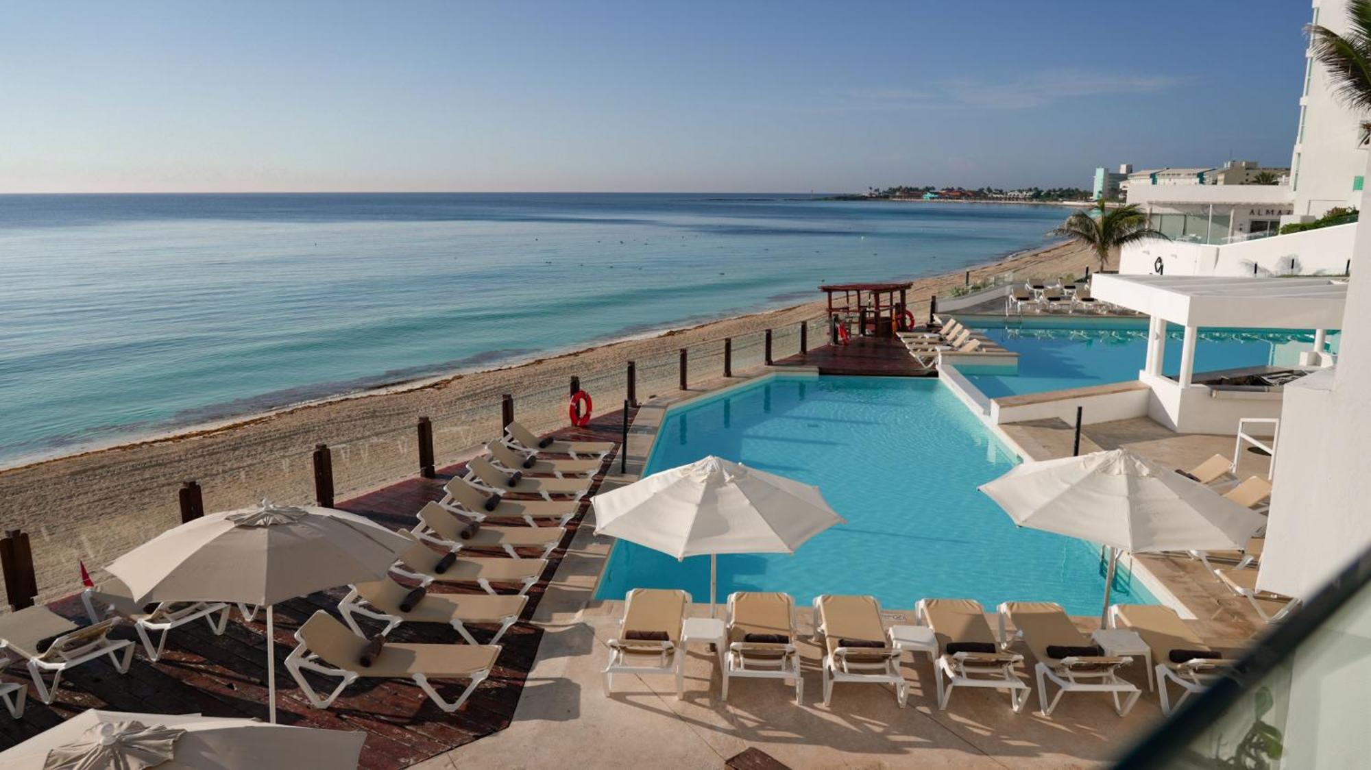 Oleo Playa Resort