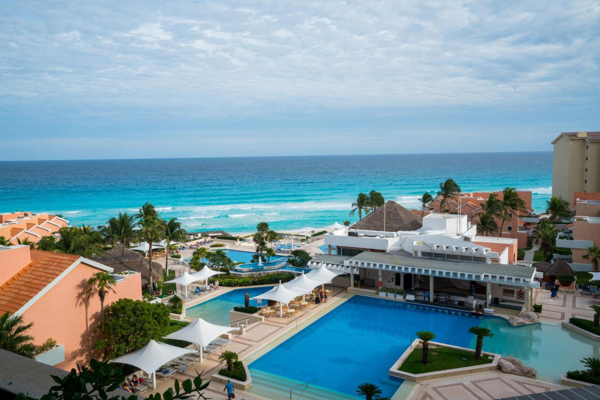 Wyndham Grand & Cancun