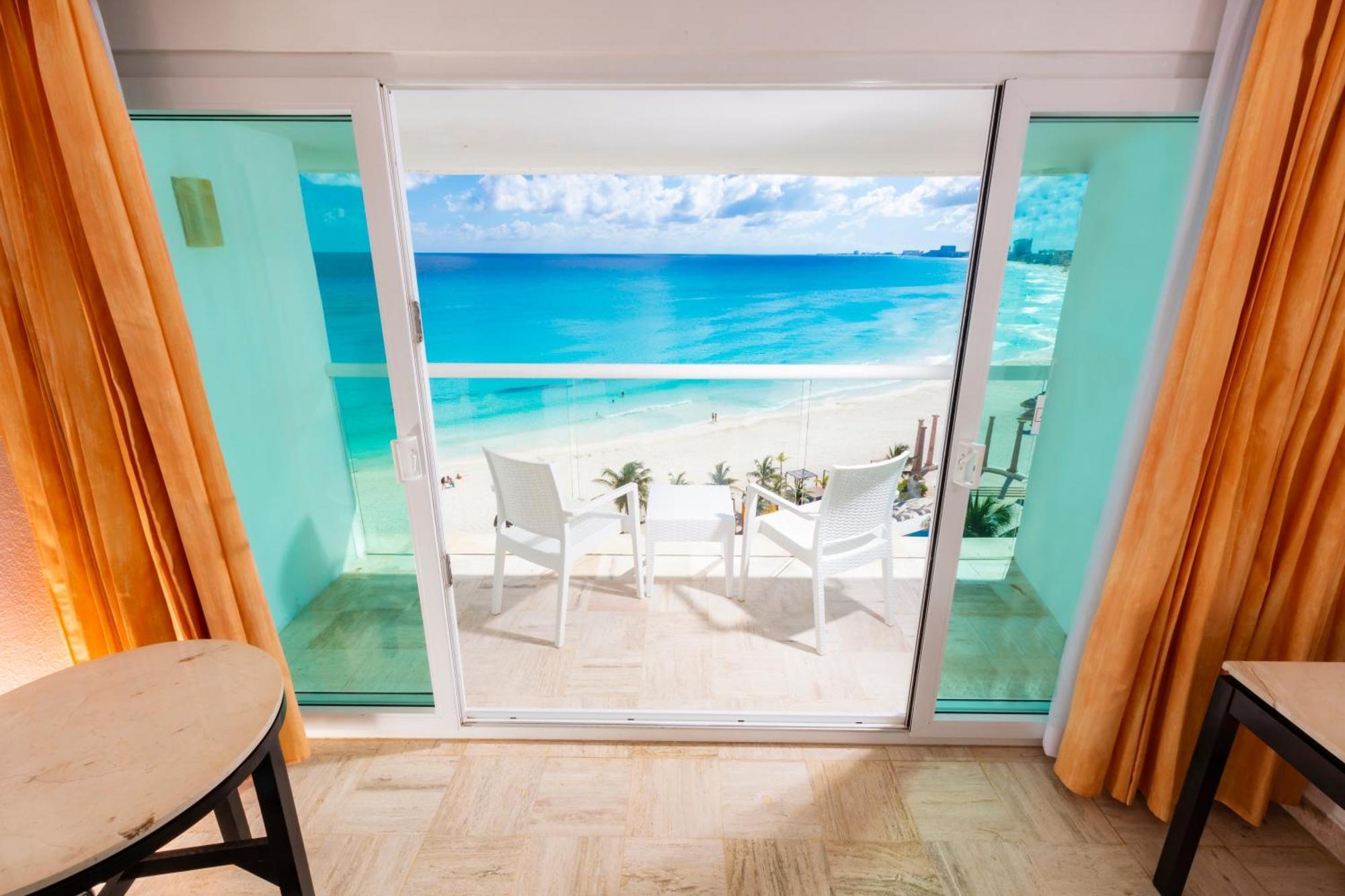Krystal Resort Cancún