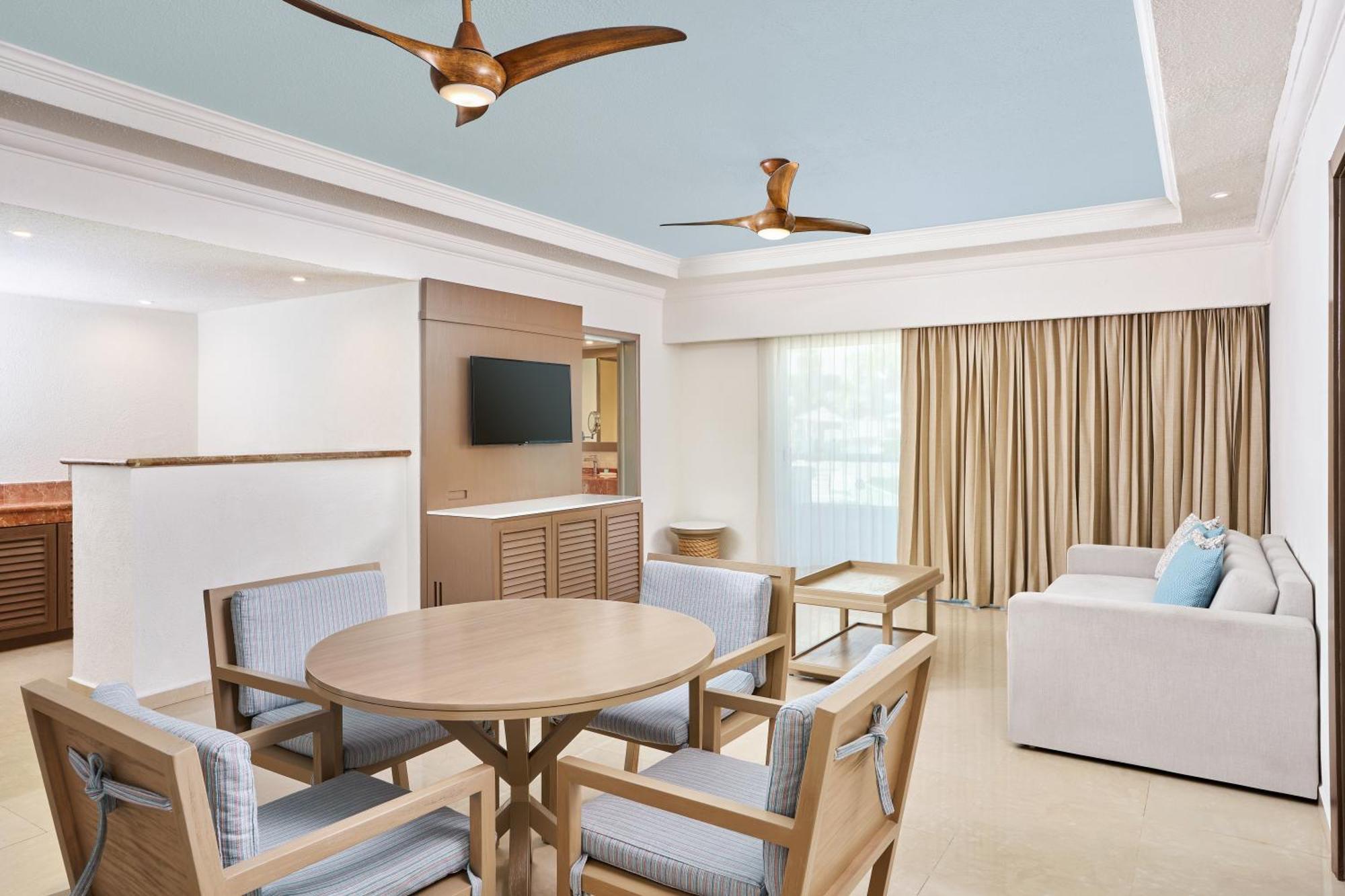 Wyndham Alltra Resort