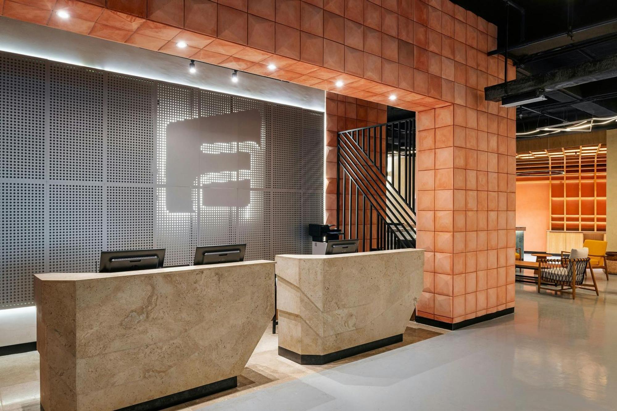 Renovated Aloft Hotel 4*