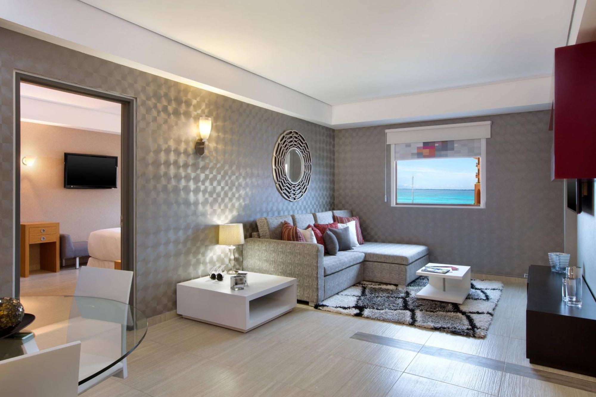 Hotel Renovated Aloft 4*
