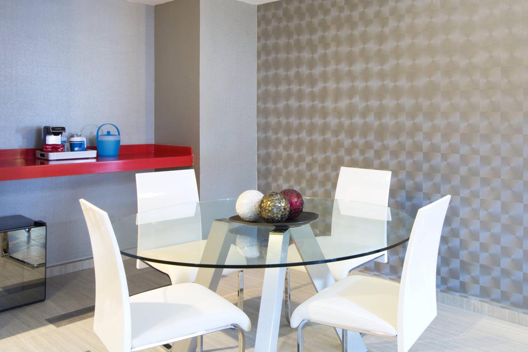 Hotel Renovated Aloft Cancún