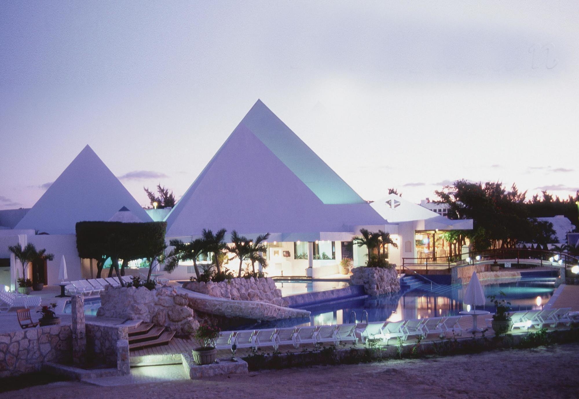 Sunset Marina & Yacht Club Cancún