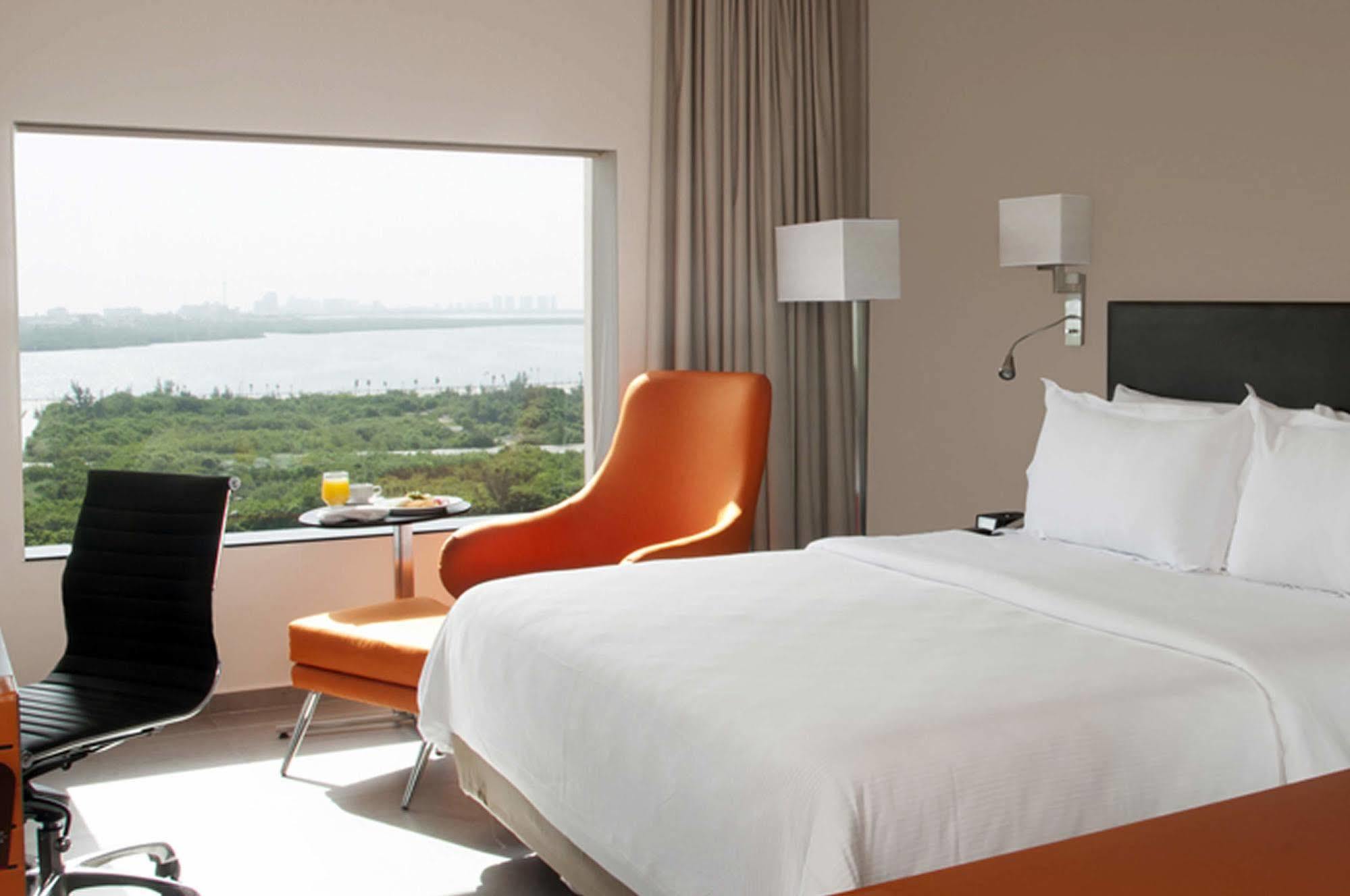 Hotel Fiesta Americas