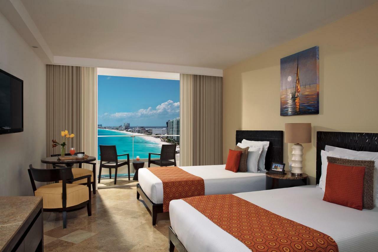Krystal Grand Cancun