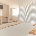 Las Gaviotas Hotel y Suites
