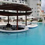Cyan Cancun Hotel&Spa