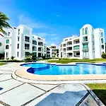 Luxurious Lagoon-Front Apartment In Hotel Zone Tranquility Meets Elegance Near Top Attractions And Beaches