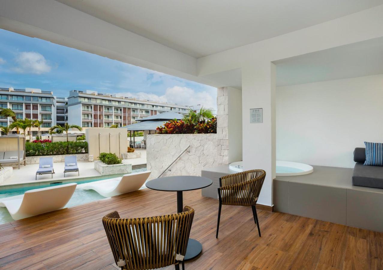 Majestic Elegance Costa Mujeres -
