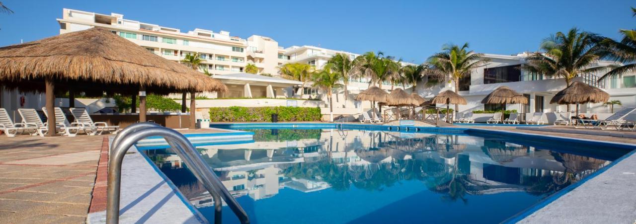 Brisas Beachfront Penthouses 4* Cancún