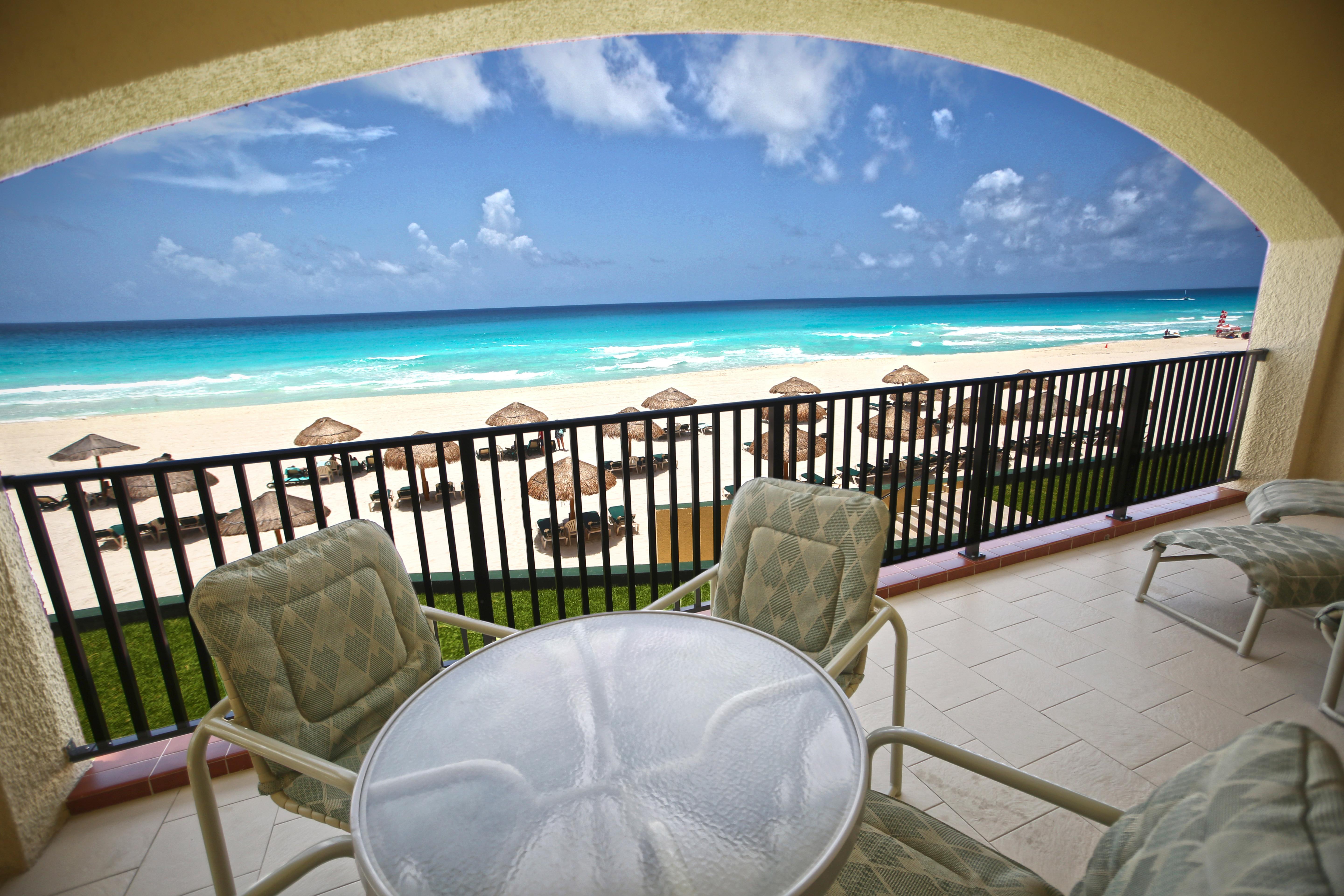 The Royal Islander - An Resort