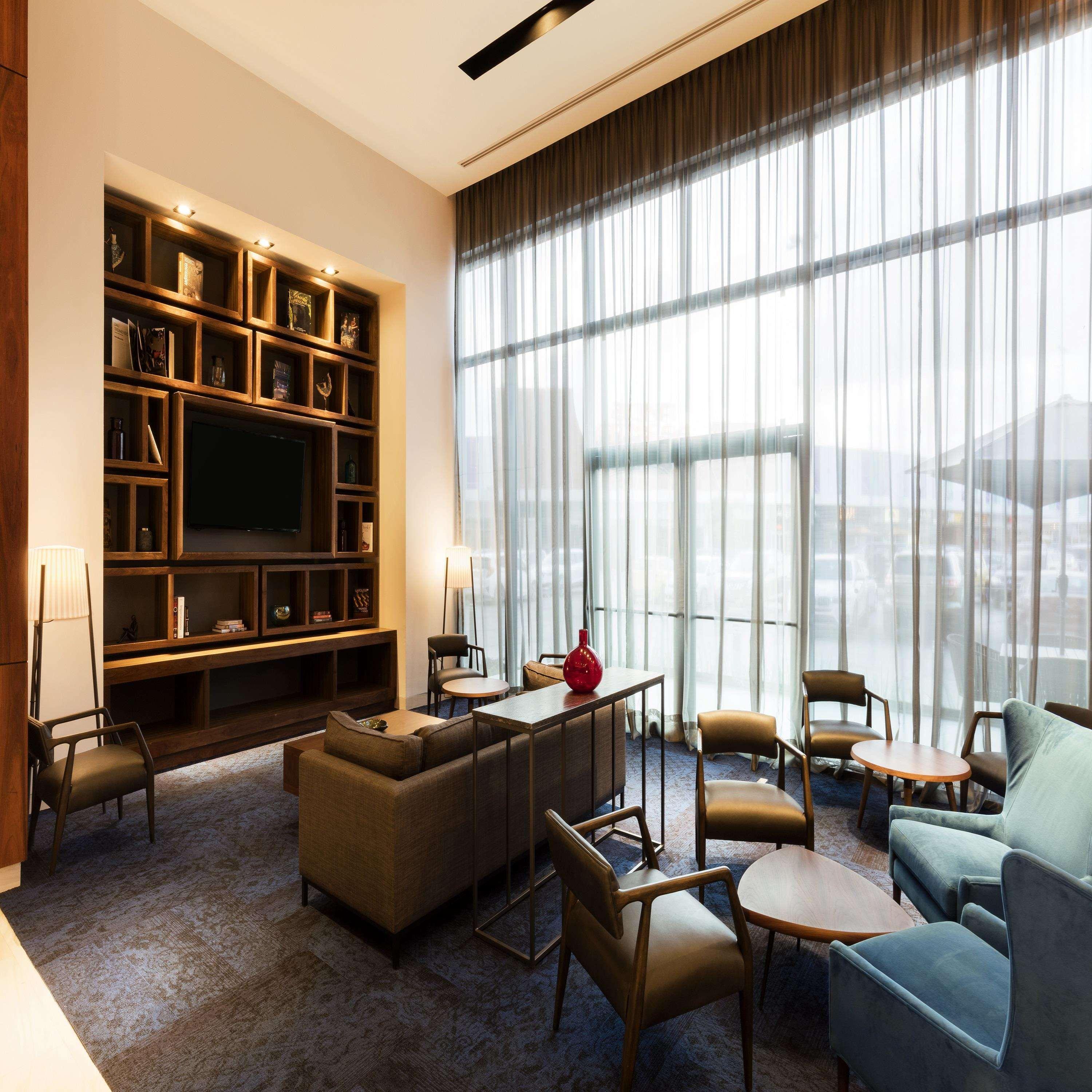 Hampton By Hilton Cumbres 3*