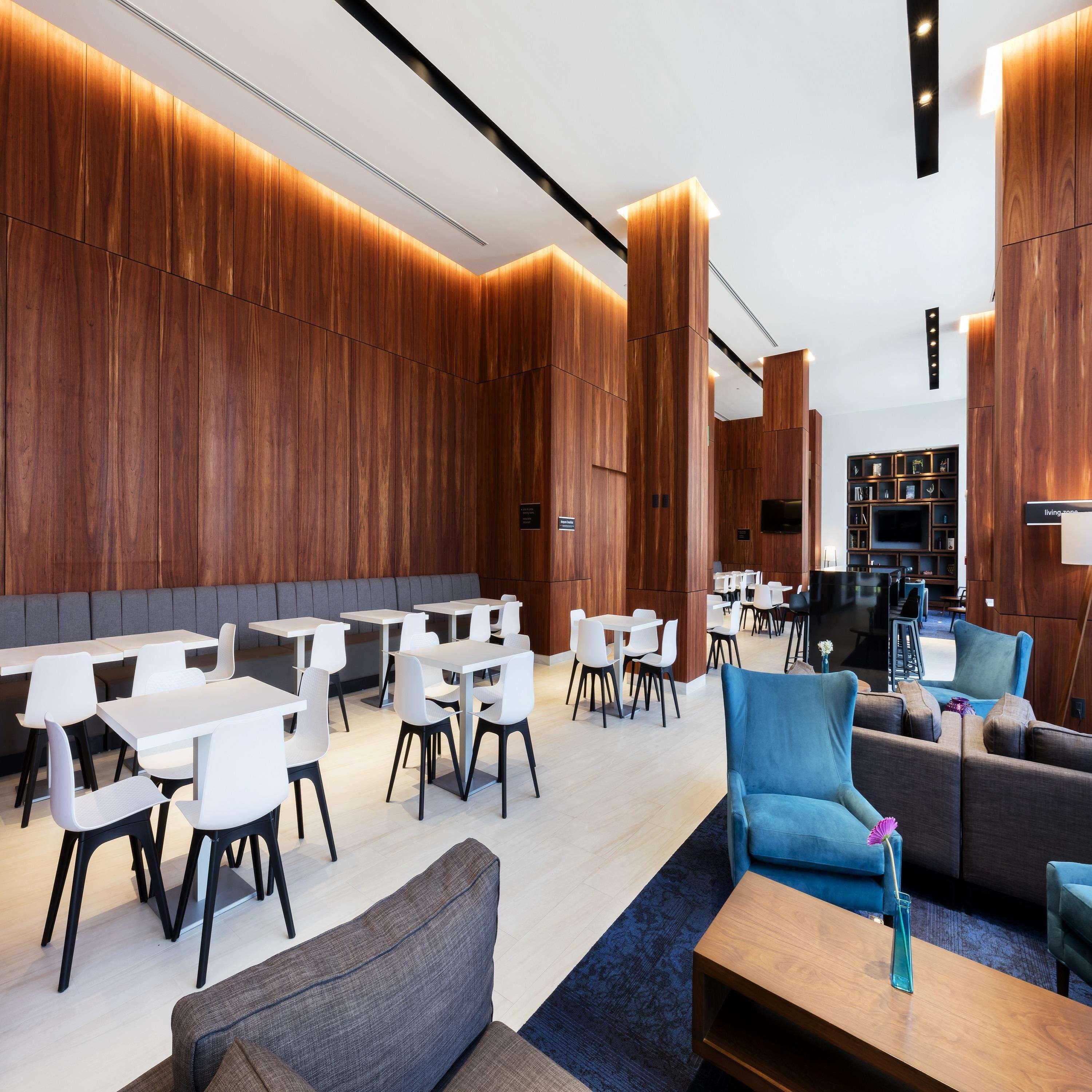 Hampton By Hilton Cumbres 3*