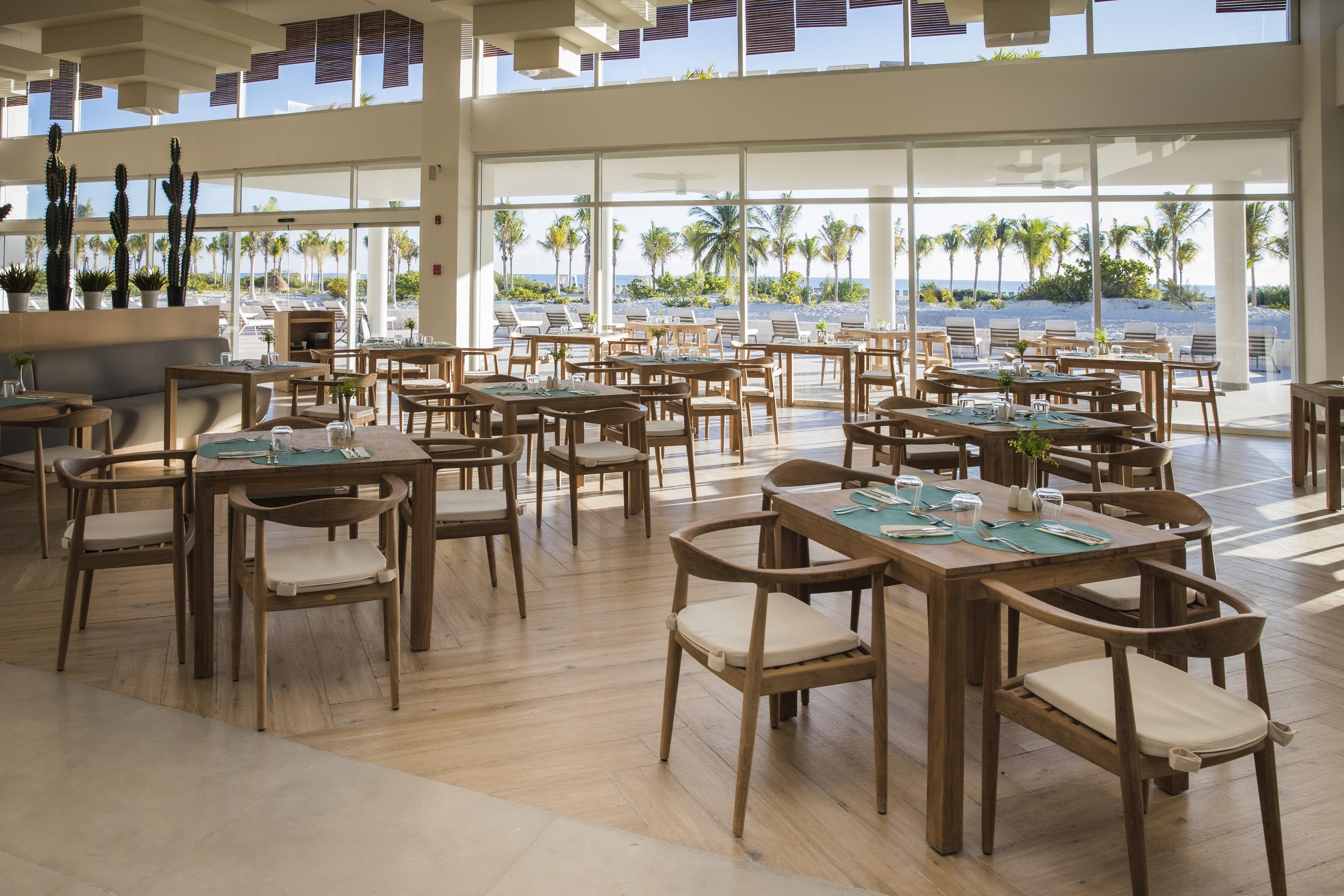 Majestic Elegance Costa Mujeres -