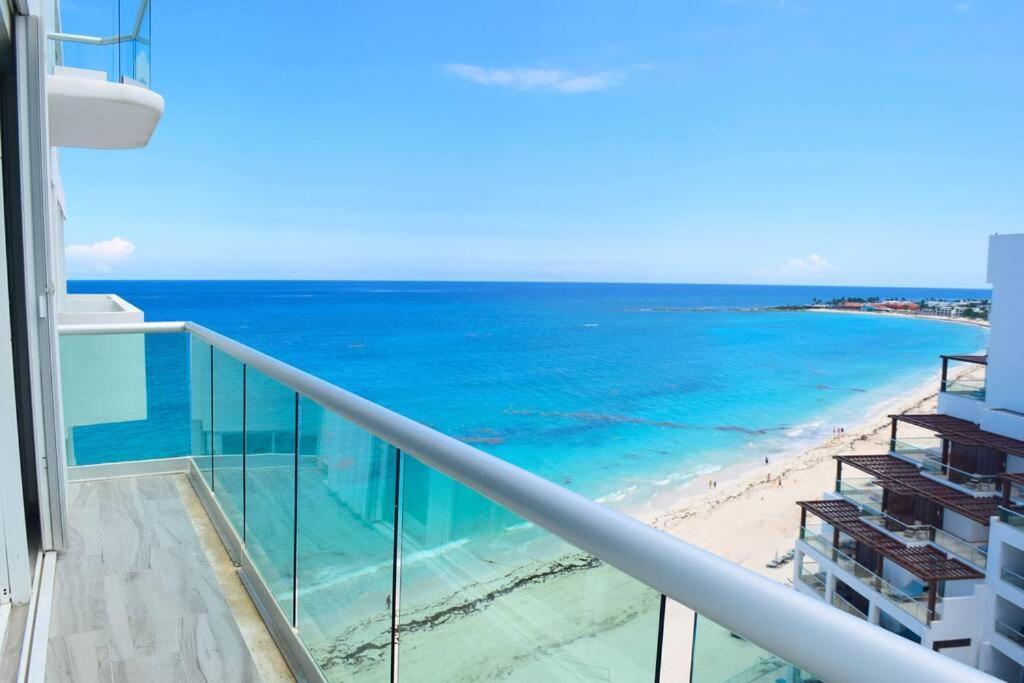 Vista Al Mar Y Laguna, Playa. *
