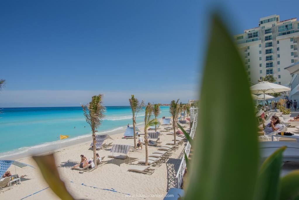 Vista Al Mar Y Laguna, Playa.