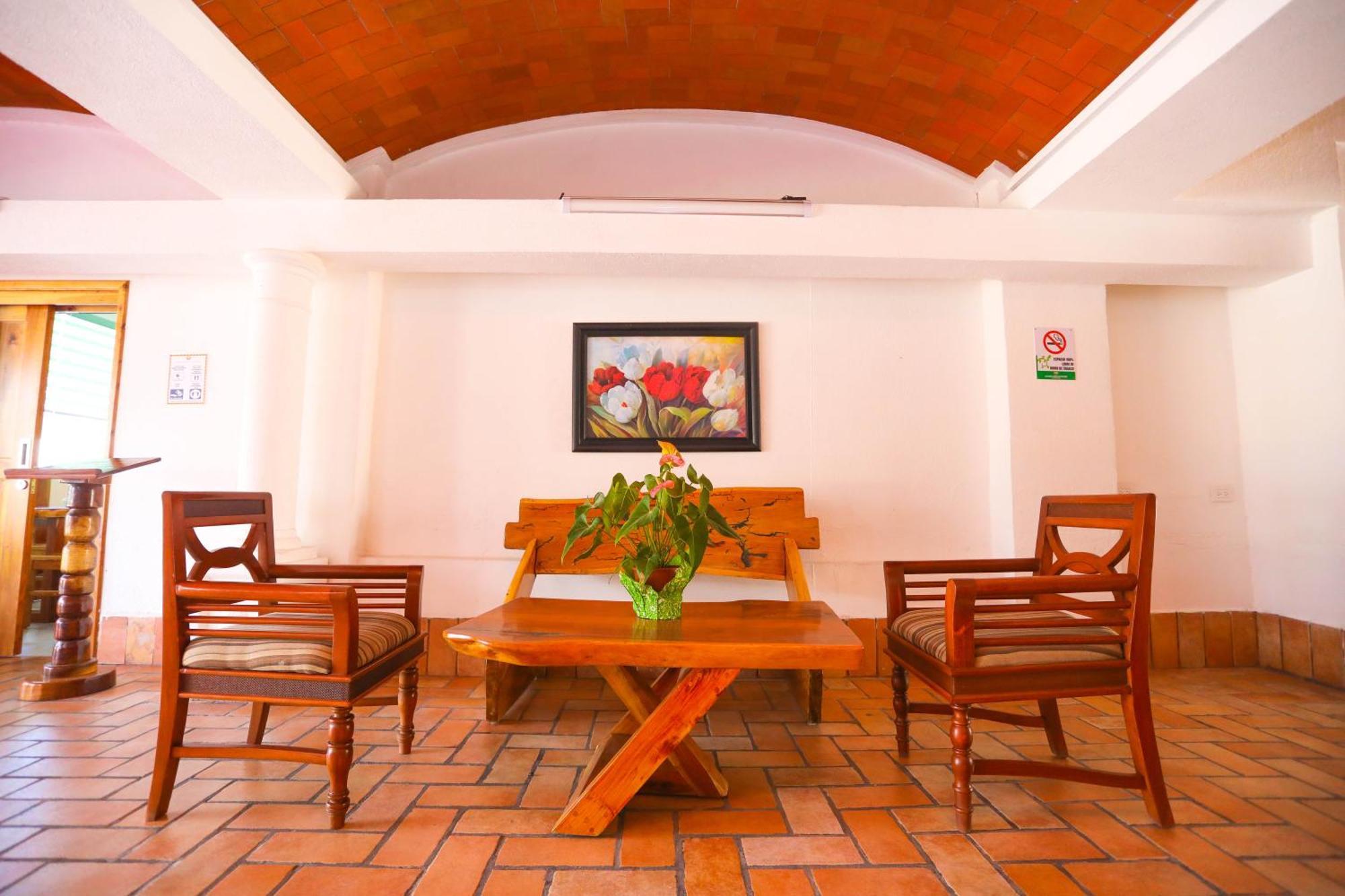 Maria De Lourdes Hotel