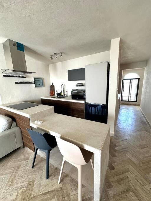 Luxurious Lagoon-front In Zone Tranquility Meets Elegance Near Attractions And Beaches Apartamento Cancún