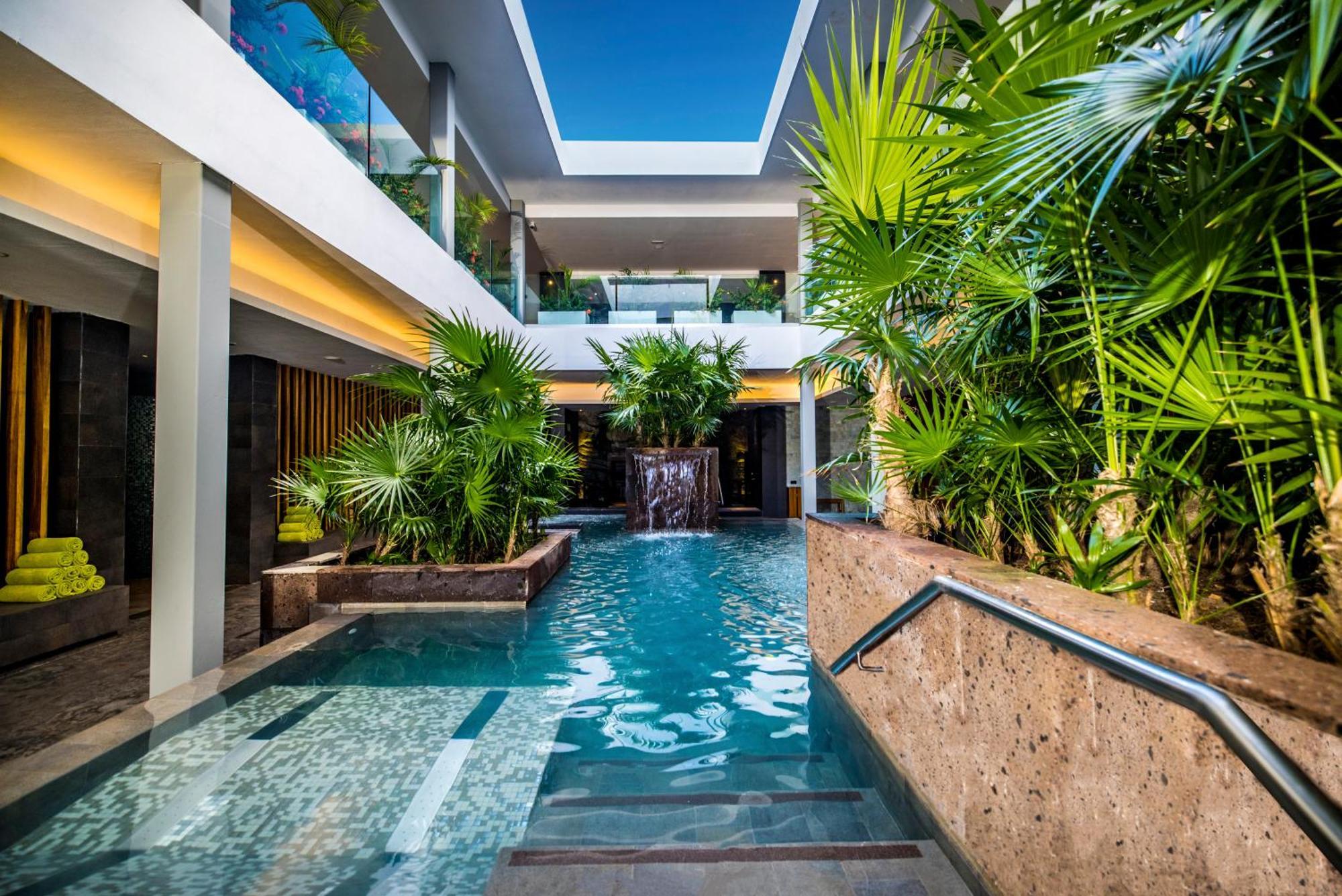 Majestic Elegance Costa Mujeres - 5*