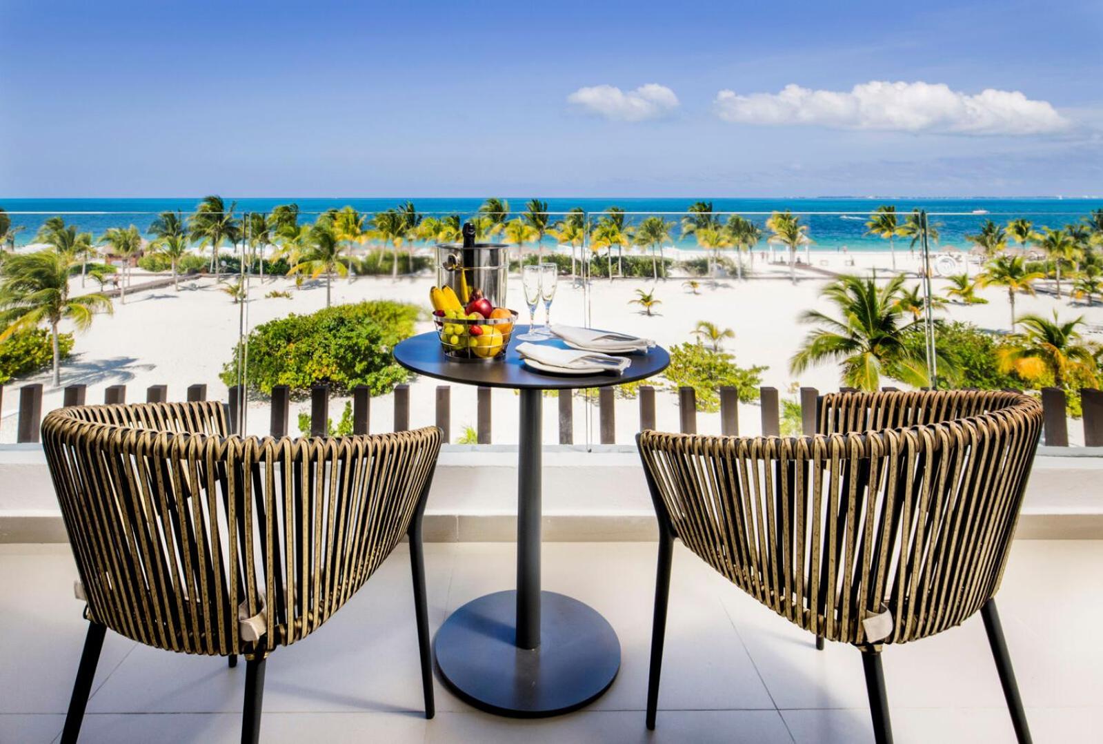Majestic Elegance Costa Mujeres -