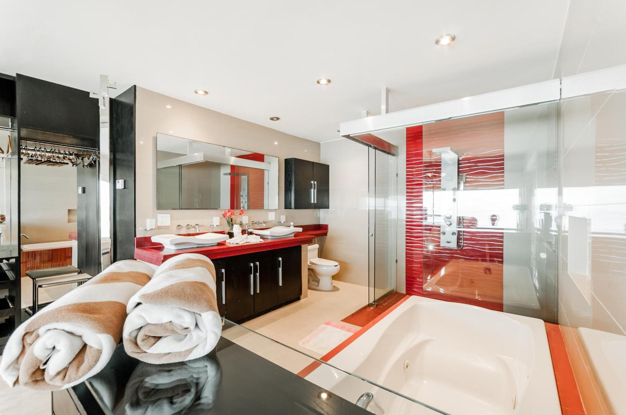 Apartahotel Brisas Beachfront Penthouses 4*