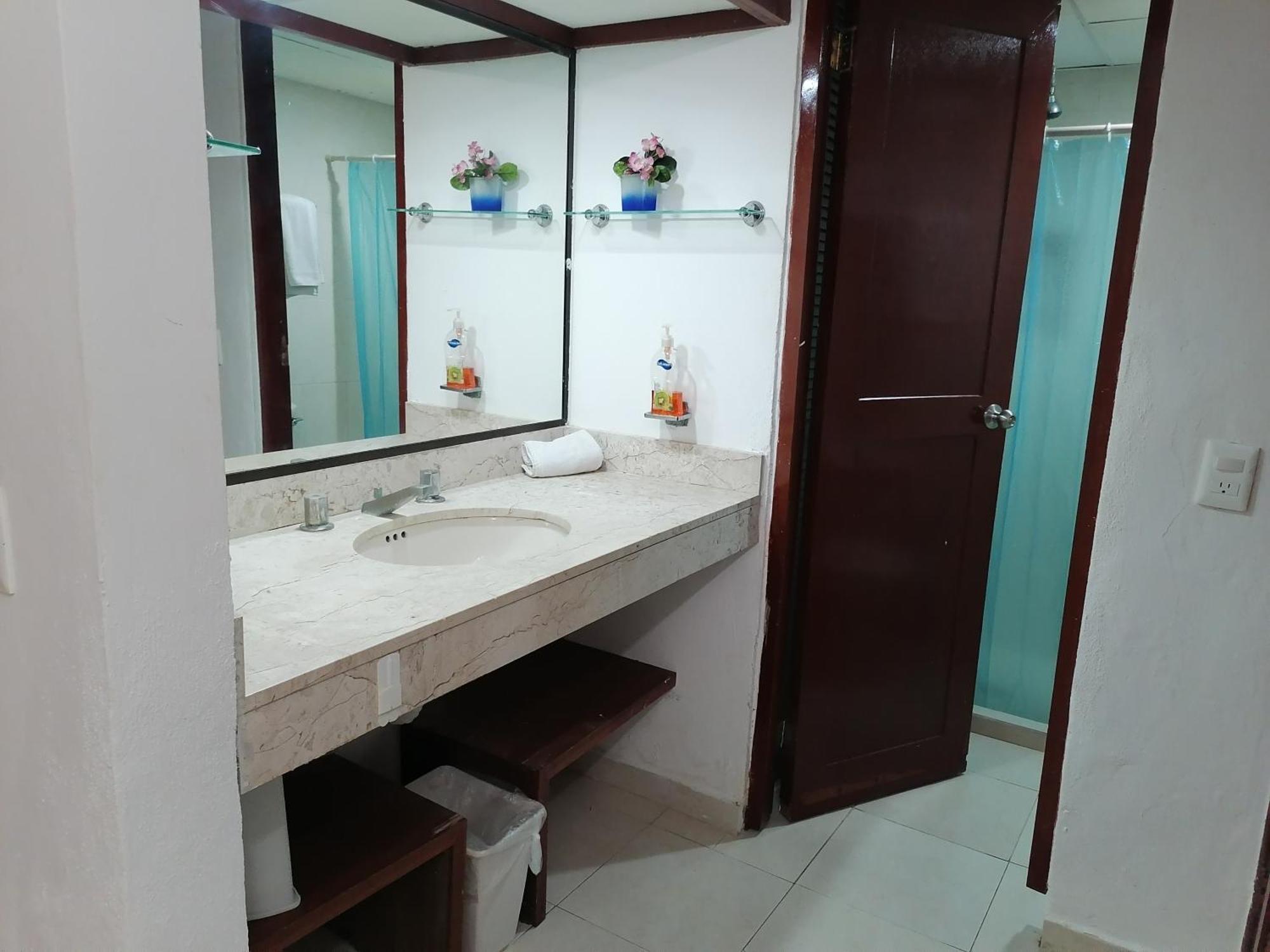 Apartment Beautiful A Few Stps To Sea Cancun