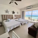 Salvia - Beachfront Studio