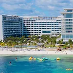 5 Diamond Luxury Resort!
