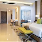 5 Diamond Luxury Resort!