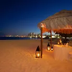 Krystal Grand Cancún
