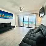 Sparkling Ocean View In Cancun