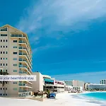Paradise Beachfront & Nightlife Heart
