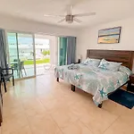 Beach Front 1bdrm Spacious Condo Brisas Cancun Zona Hotelera 06