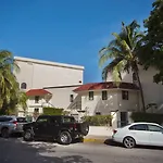 Loft With Pool - A Few Steps From The Beach!