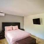 Loft With Pool - A Few Steps From The Beach!