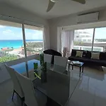 Comodo Condo Con Vista Al Mar