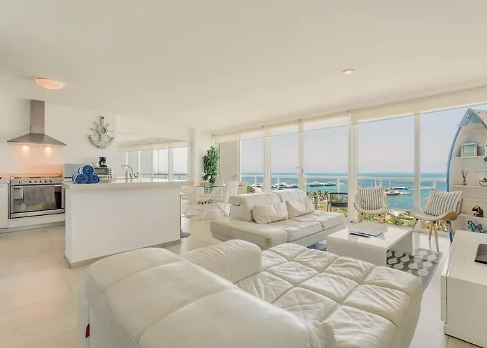 Marina Beachfront 2 Bdr By Casa Paraiso