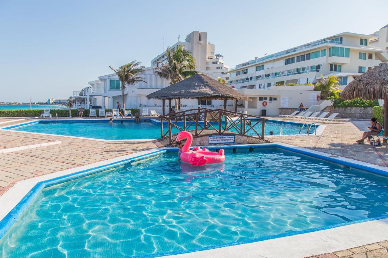 Ocean View Three Bedroom, Three Story Penthouse By The Apartahotel *
